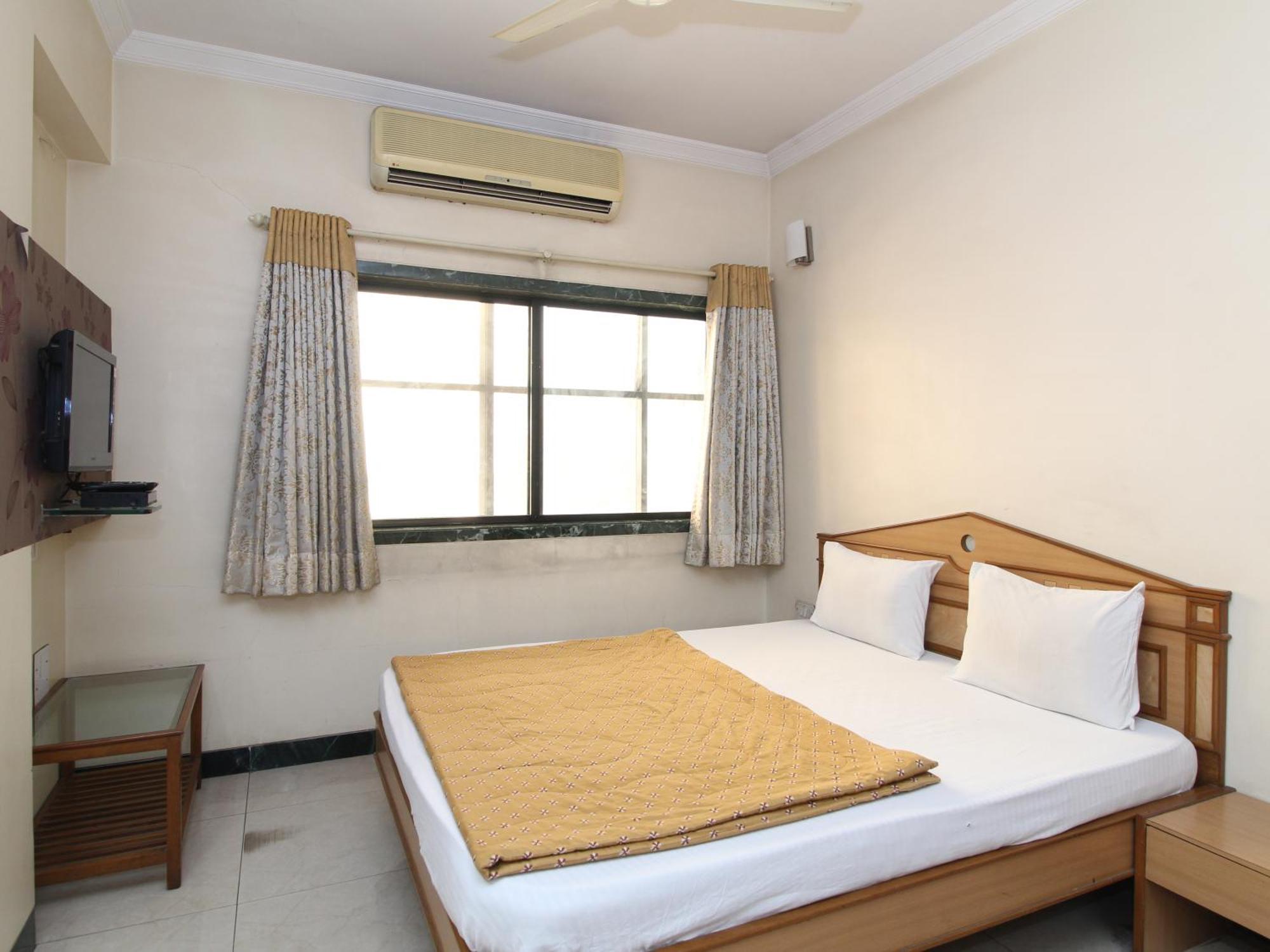 Hotel Pooja International Nashik Eksteriør billede